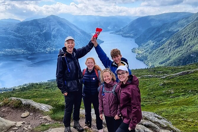 Fjord Hiking - Public tour - Norwegian snack stops: small fuel, big morale