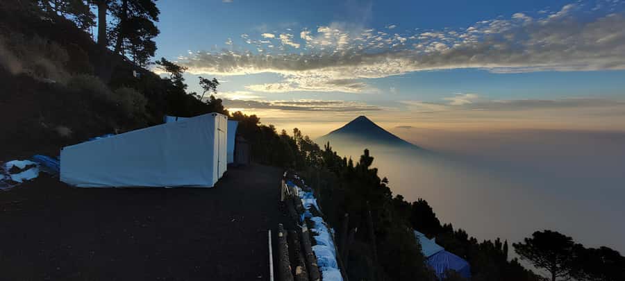 From Antigua: Adventure, 2-Day Hiking to Acatenango Volcano - Day Two: Sunrise on Acatenango and the Cold-Up-Top Reality