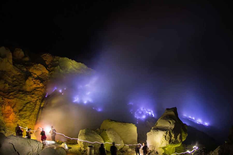 From Bali: Ijen Volcano Sunrise Hike with Transfer & All Fee - Hike to the crater viewpoint: headlamp time and steep footing