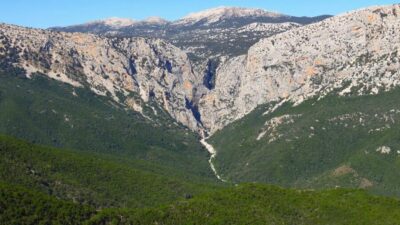 From Cala Gonone: Gorropu hiking with lunch - The exact walking challenge: riverbed is easier, inside the canyon is not