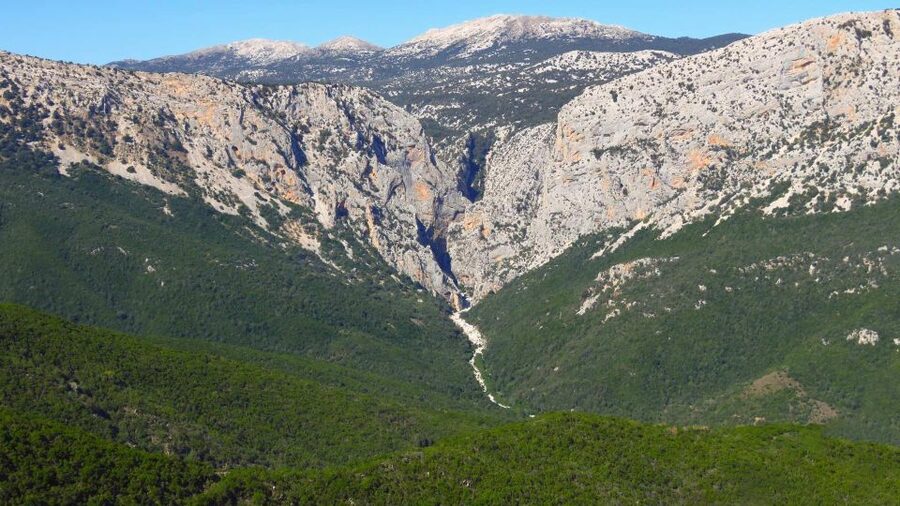 From Cala Gonone: Gorropu hiking with lunch - The exact walking challenge: riverbed is easier, inside the canyon is not