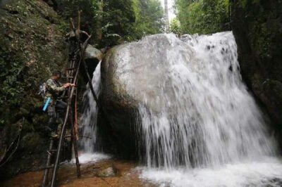 From Chiang Mai: Doi Saket Hiking Tour with Lunch - The Village Warm-Up: Herbs, Local Life, and First Footing Tests