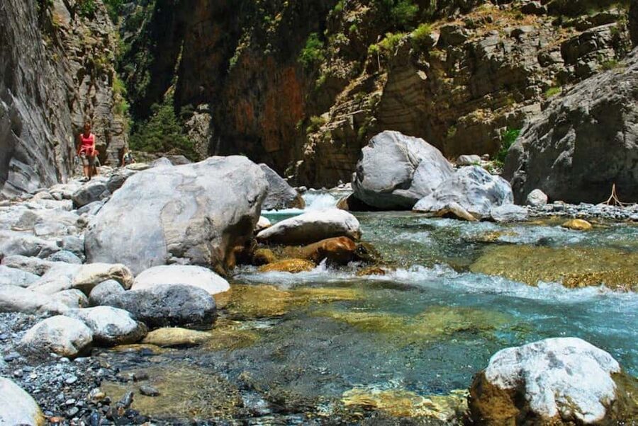 From Heraklion: Samaria Gorge Full-Day Guided Hiking Tour - The drive and the Skaleta break: why starting early helps