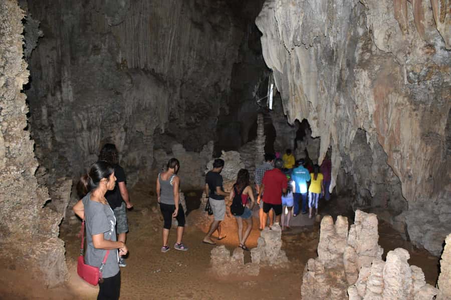 From Krabi: Cheow Lan Lake Cruise and Khao Sok Jungle Hike - Praiwan Raft House Lunch: A Break That Actually Feels Like Part of the Day