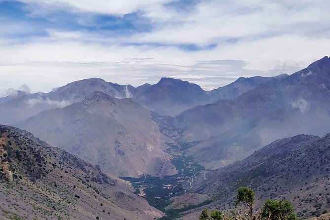 From Marrakech: Atlas Mountains Talamrout Summit day hike & Trek - Tizi n’Tamatert pass (2,300m): a viewpoint break that matters