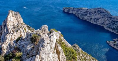 From Marseille: Calanques National Park Guided Hike - The hike pace and timing: a day with 3 big chapters