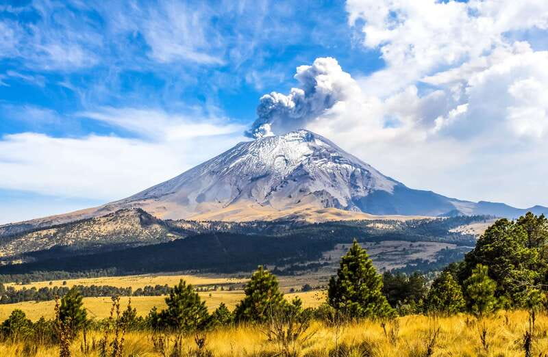 From Mexico City: Hike Iztaccihuatl Volcano with an Alpinist - The big draw: volcano views plus an alpinist guide