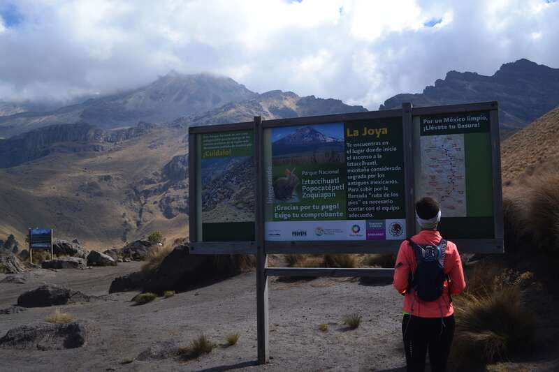 From Mexico City: Hike Iztaccihuatl Volcano with an Alpinist - Moving over volcanic terrain: traction beats attitude