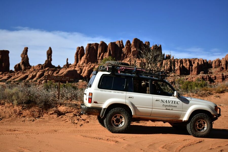 From Moab: Arches National Park 4x4 Drive and Hiking Tour - Key highlights you’ll care about