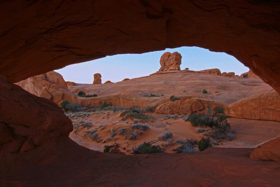 From Moab: Arches National Park 4x4 Drive and Hiking Tour - Why a 4x4 day beats a simple Arches drive
