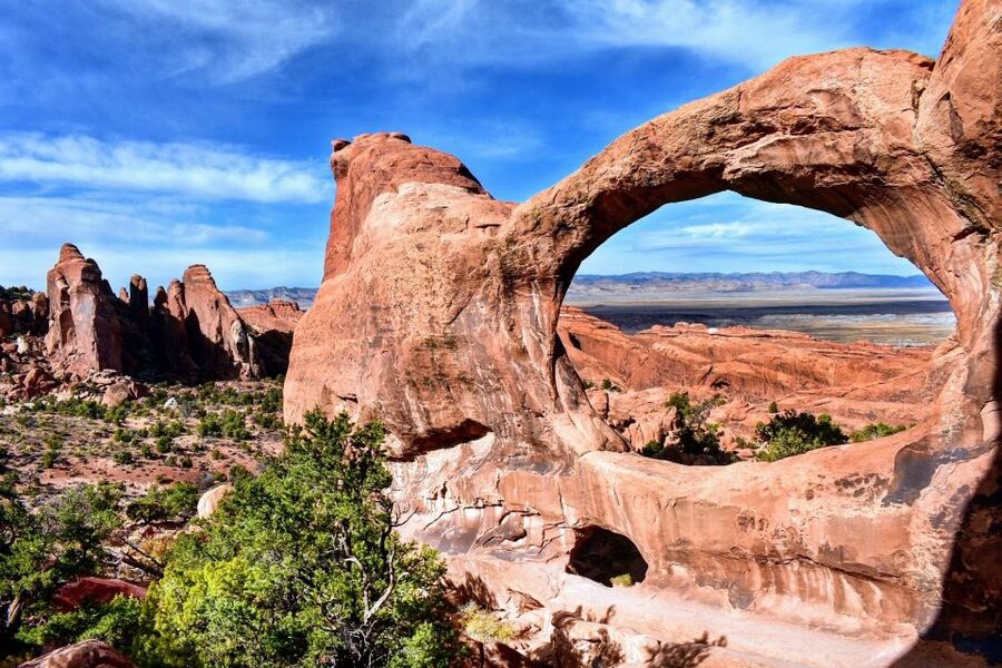 From Moab: Arches National Park 4x4 Drive and Hiking Tour - Marching Men: when a line of towers becomes the point