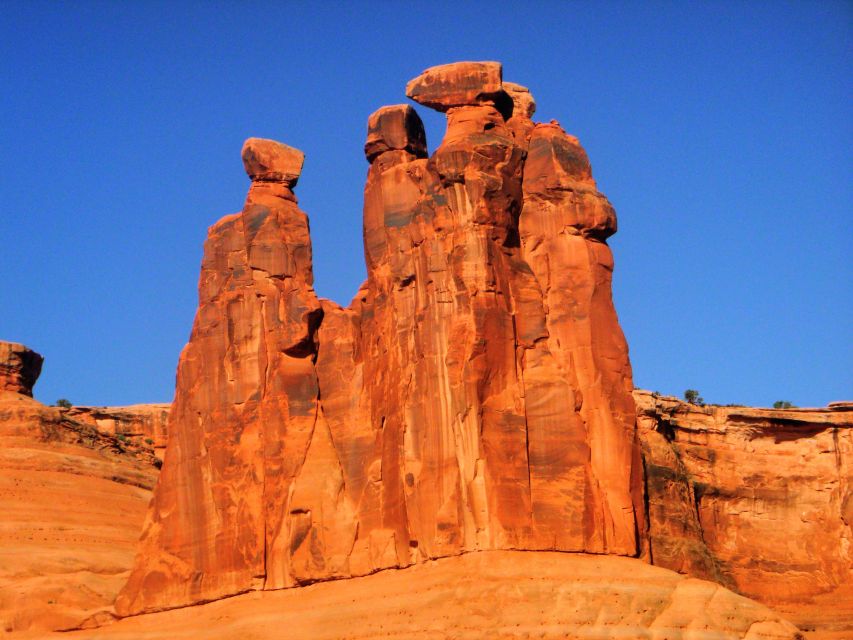 From Moab: Arches National Park 4x4 Drive and Hiking Tour - Backcountry jeep trails: remote arches and big panoramic views