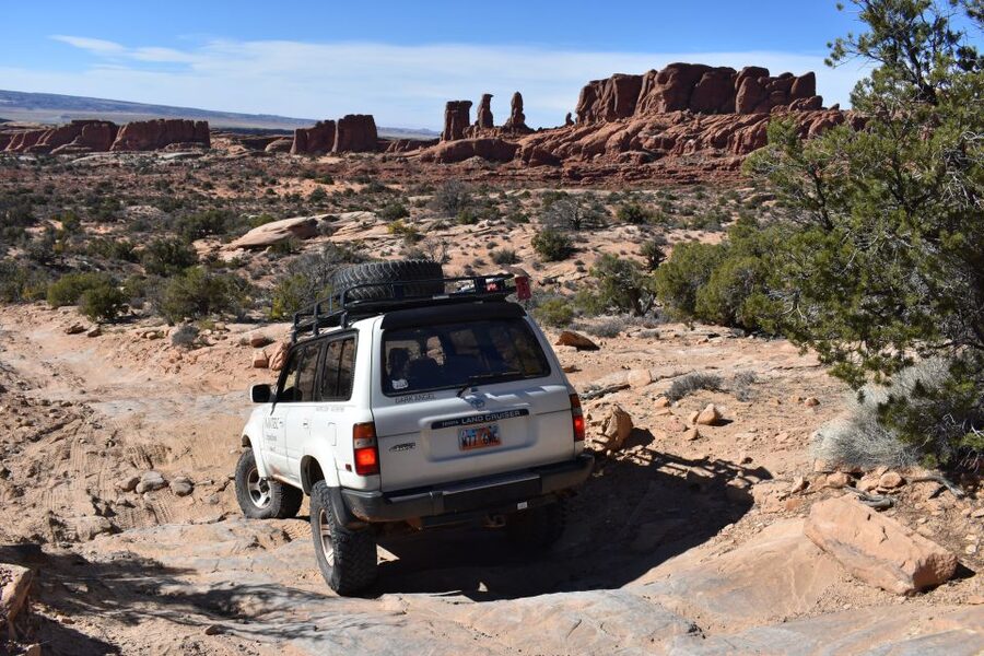 From Moab: Arches National Park 4x4 Drive and Hiking Tour - Dinosaur tracks and an old cowboy trail exit