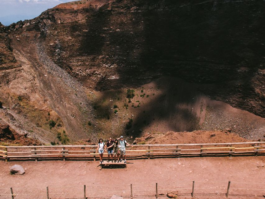 From Pompeii: Mt. Vesuvius Hike & Tour by Bus - Do You Need a Guide Walking With You?