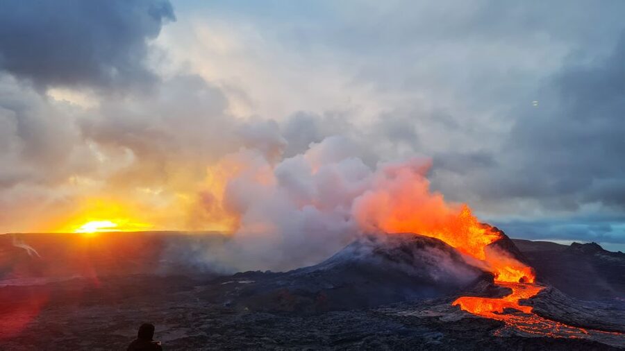 From Reykjavík: Fagradalsfjall Volcano Hike with Geologist - Pickup, drive, and what you learn on the way out from Reykjavík
