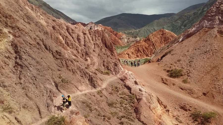 From Salta: Salinas Grandes, Purmamarca & Los Colorados Hike - Guide Quality and Communication: What to Expect in English/Spanish