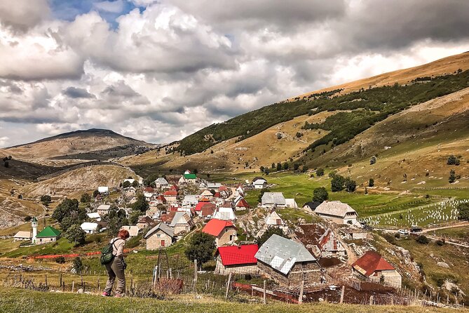 From Sarajevo: Full-Day Hike to Lukomir Village - The viewpoint hike: 2.5 hours of guided walking that sets your rhythm