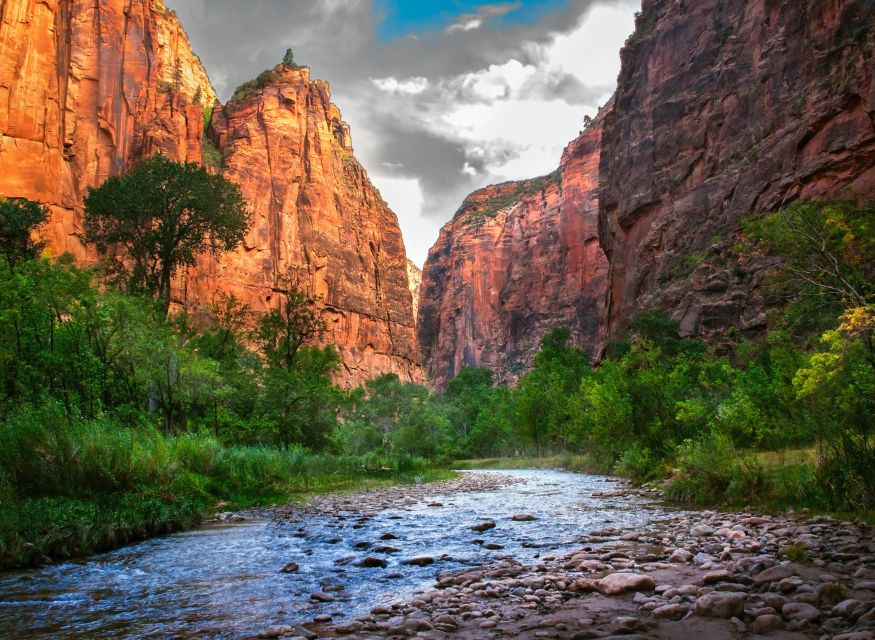 From Springdale: The Zion Narrows Hike with Lunch - The scenic drive into Zion Canyon and a breather at Temple of Sinawava