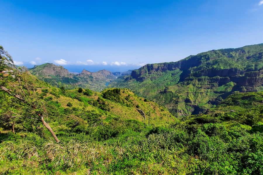 From Tarrafal: Serra to Principal Hike & Lunch with locals - Return drive to Tarrafal: ocean views and the final stretch