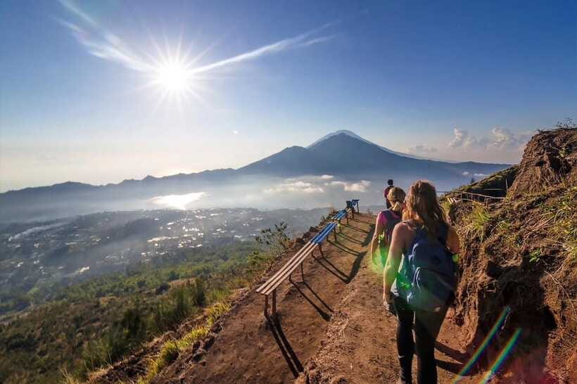 From Ubud: Mount Batur Hiking - The Peak-Time Moment: Sunrise, Three Volcano Views, and Lake Batur