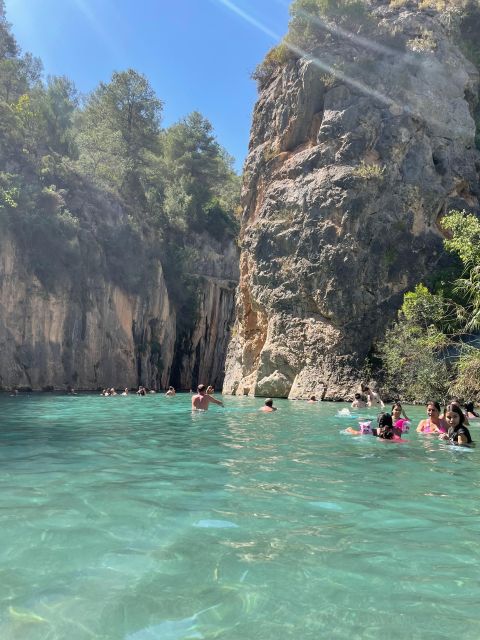 From Valencia: Montanejos Tour with Guided Hike - When the pace feels fast: group size and guide style