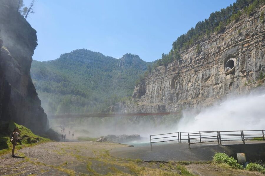 From Valencia: Montanejos Tour with Guided Hike - Fuentes de los Baños: 25°C soaking and the Abu-Zayd legend