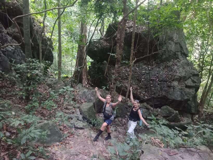 Full day hike - climbing in Jungle of Cat Ba National park - The jungle hike: Áng Vắt, Mây Bầu, and Áng Phay