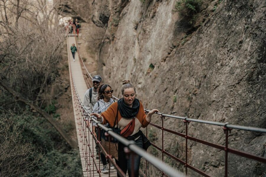Granada: Los Cahorros Guided Afternoon Hiking Tour - Los Cahorros in 6 hours: the rhythm of the day