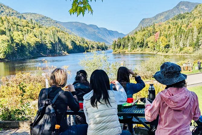 Guided Hike in Jacques-Cartier National Park - The guided hike in the park (with stops, photos, and wildlife talk)