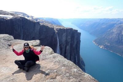 Guided hike to Kjerag and Kjeragbolten - Meeting Kjeragbolten: what the final boulder moment really means