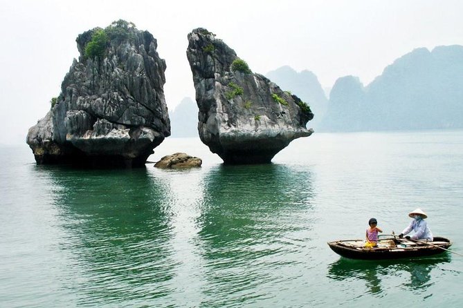 Halong Bay Full Day with Kayaking, Hiking viewpoint, Cave - Deluxe To Luxury - Beach time and swimming: when the day slows down