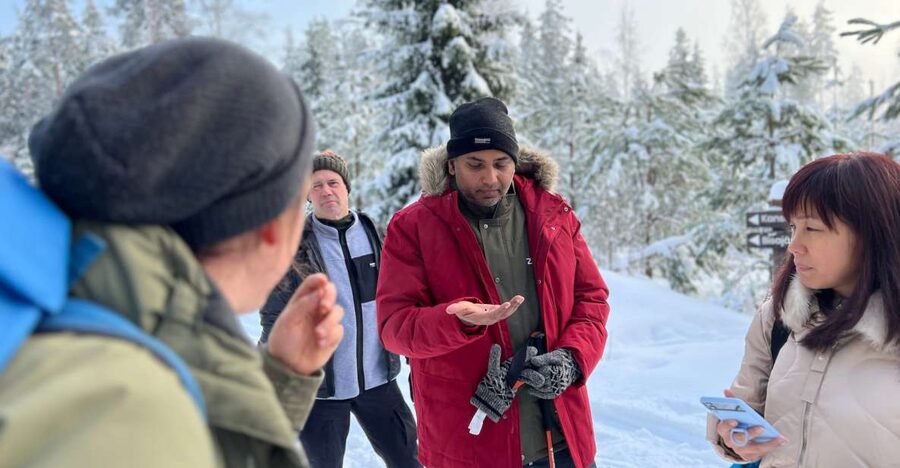 Helsinki: Winter Wonderland Liesjärvi National Park Hike - The guide experience: how Jeff, Mari, Alex, and Helena change the walk
