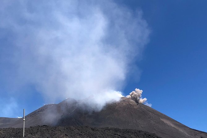 Hiking at 2900m on Mount Etna - Views Over Valle del Bove and the Lava-Tunnel Moment