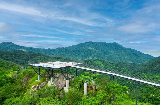 Hiking Jorullo Point - The hike itself: steep ups, rainforest shade, and wildlife spotting