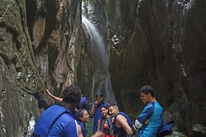 Hiking Tabernacle Thundering Waterfall in Dominican Republic - Lunch at colmado María: Typical Dominican Food and Vegetarian Options