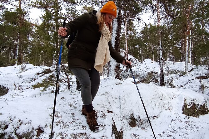 Hiking tour in Nuuksio National Park with meal and snacks - Small group size: the hidden value of capped groups