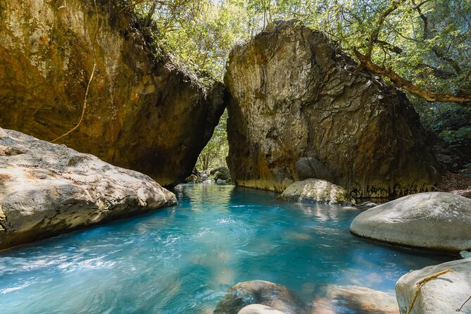 Hiking Tour of La Leona Waterfall with Lunch - What to Pack for a Wet, Rock-Scramble Day