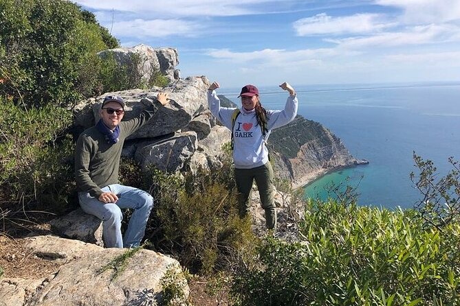 Hiking tour to the highest limestone cliff of continental Europe - Pickup and logistics from Lisbon, Sesimbra, and Setúbal area