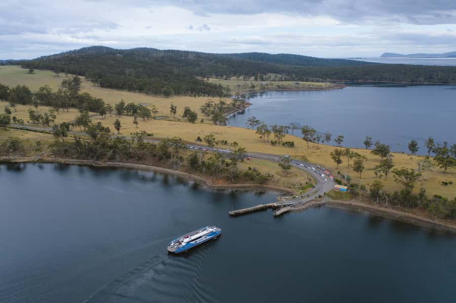 Hobart: Bruny Island Adventure: Hike, Highlights & Tastes - Fitness, weather, and what to pack for Bruny’s coast