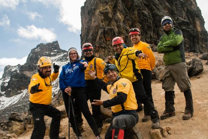 Iztaccihuatl Volcano Hike with an Alpinist - The early start from Hostal Amigo: why 6:20 am matters