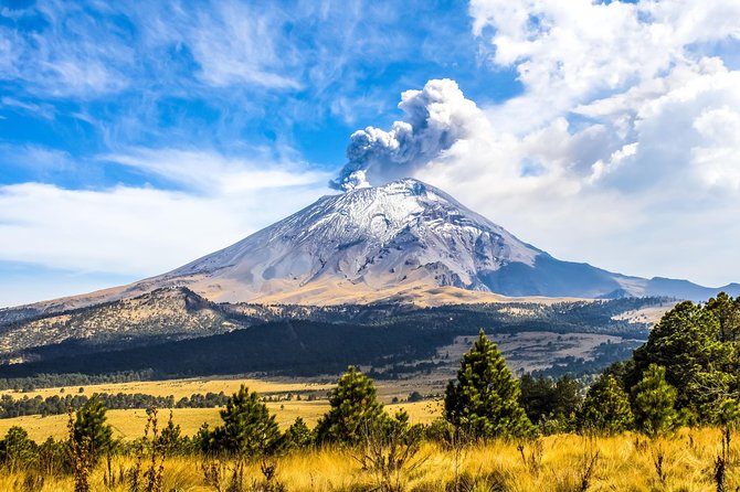 Iztaccihuatl Volcano Hike with an Alpinist - The van ride reality: long hours, not always smooth