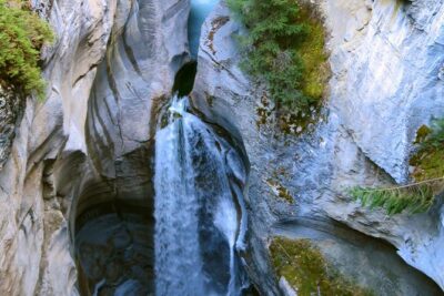 Jasper Wildlife and Sightseeing Tour with Maligne Lake Hike - Stop 1: Maligne Canyon Overlook and the Reality of Wildfire Changes