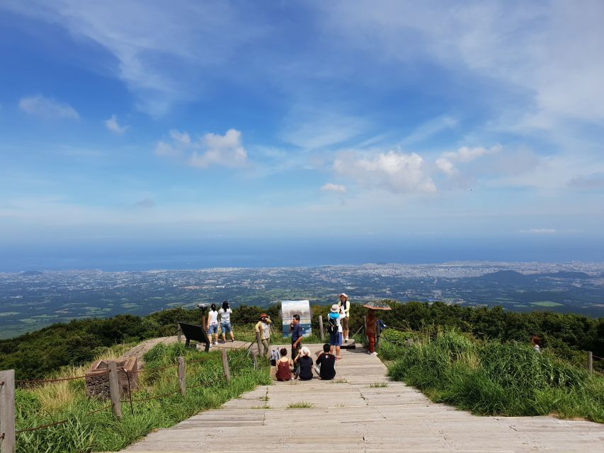 Jeju: Mt. Hallasan Hike and UNESCO Sites Day Tour - Yakcheonsa Temple: medicinal-spring name and calm guided storytelling