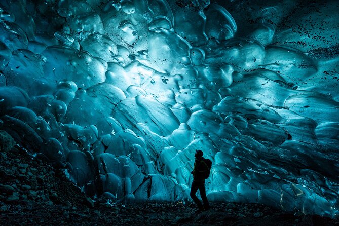 Jökulsárlón: Blue Ice Cave and a Long Glacier Hike - Small group comfort: why 12 people matters on ice
