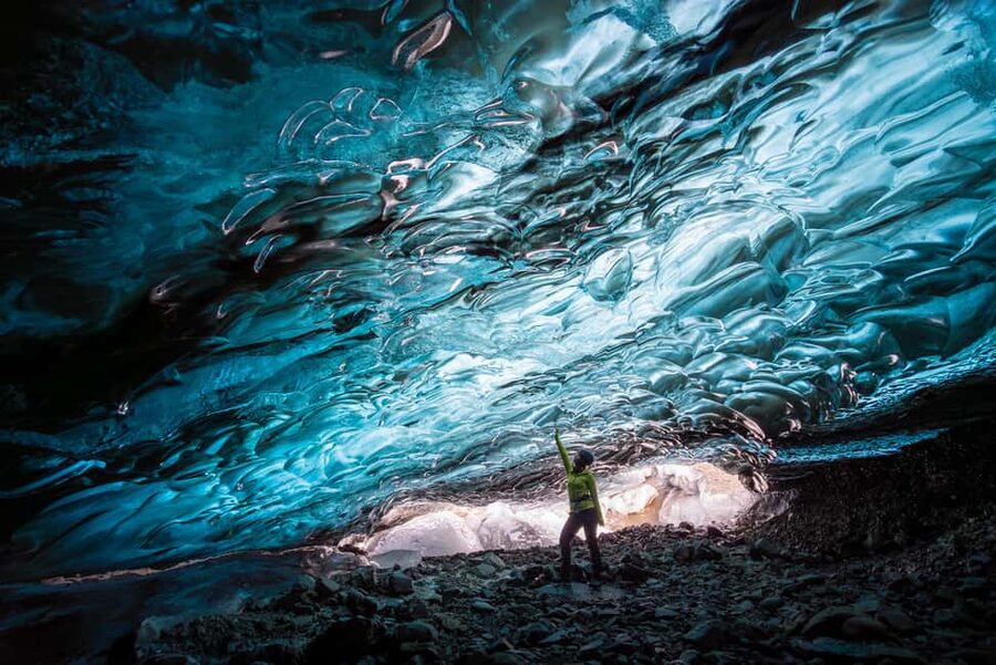 Jökulsárlón: Glacier Hike to a Remote Ice Cave - When Conditions Change: Flooded Caves and Route Adjustments