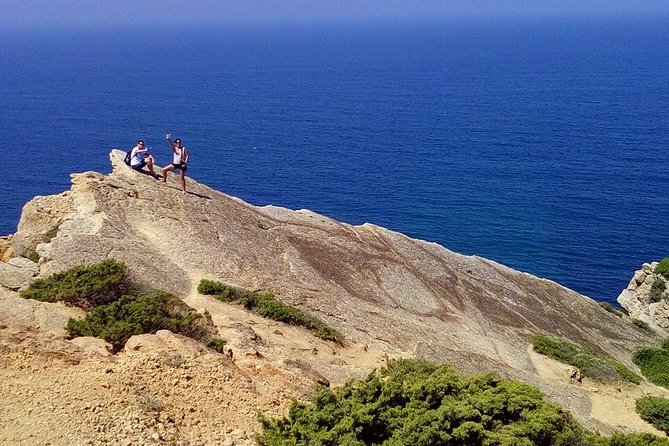Jurassic Hiking tour to footprints of dinosaur in Espichel Cape - From Lisbon pickup to Sesimbra’s salt-and-stone views
