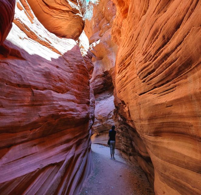 Kanab: Red Canyon Off-Road Jeep and Hiking Tour - Moqui Cave Meeting Point: Where to Start Without Stress