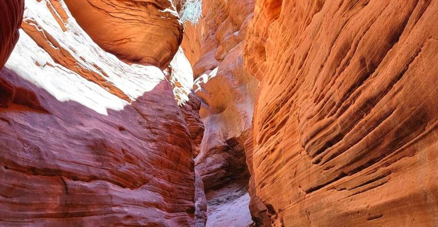 Kanab: Red Canyon Off-Road Jeep and Hiking Tour - The Canyon Walk: Easy for Most, With a Few Step-Over Moments