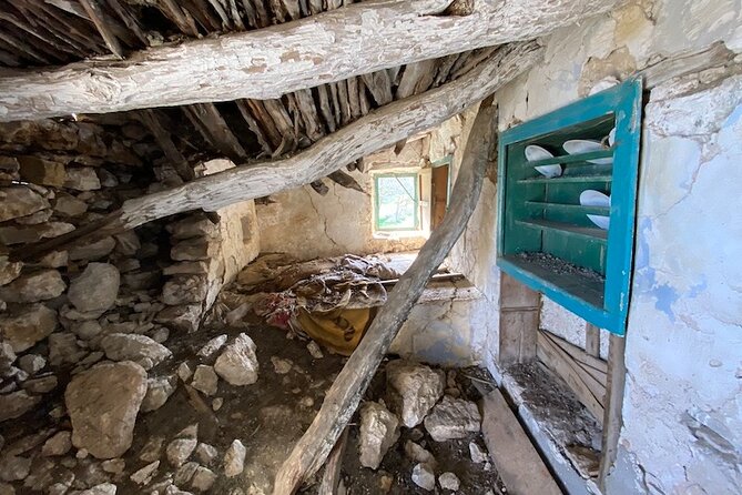 Karpathos Lastos mountain Hike with guide - Lastos Mountain: why this hike feels quieter than the usual Karpathos plan