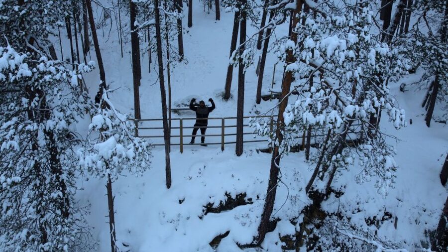 Korouoma: Frozen Waterfall Hiking Tour - The barbecue and hot drinks: a real winter reset